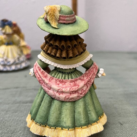 Lot of Eight "The Dolls of Willow Hall" Victorian Miniatures with some RAREs! - Picture 16 of 16